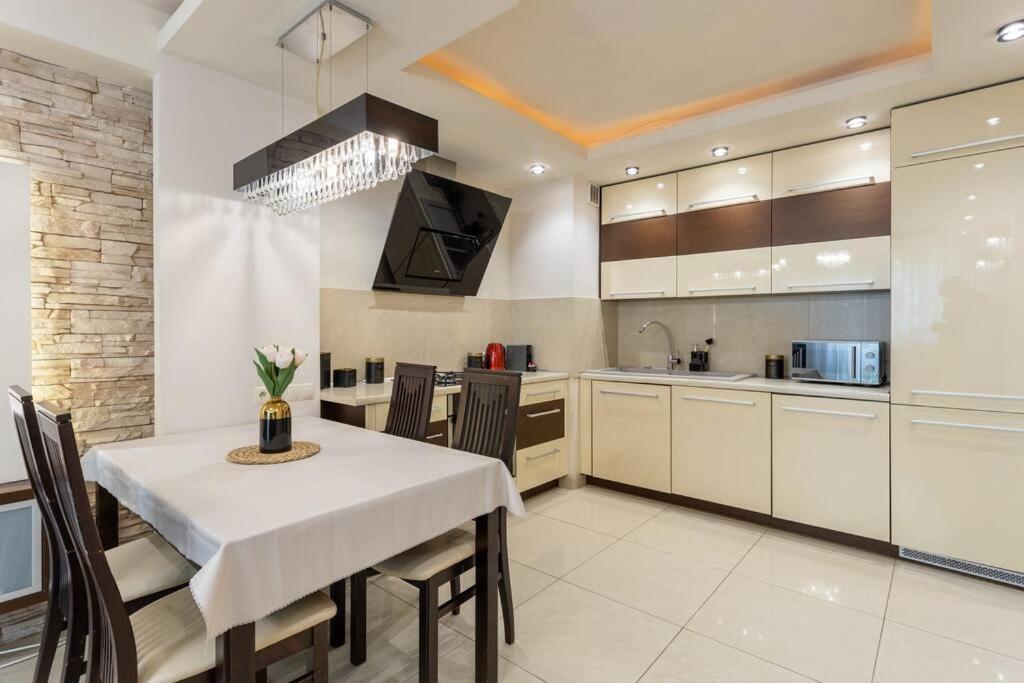 Apartament Urban Chic - One Bedroom -luxury - Grzybowska 5 *